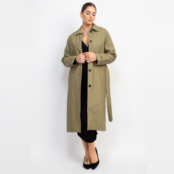 IRIS-HMJ21098 / GABARDINA CON CINTURON AJUSTABALE / PAQUETE 6 PZAS: $503 C/PZA - PAQUETE 24 PZAS: $409 C/PZA - Imagen 11