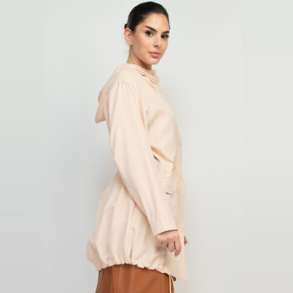 IRIS-HMJ21264 / PARKA LIGERA CON CAPUCHA / PAQUETE 6 PZAS: $457 C/PZA - PAQUETE 24 PZAS: $372 C/PZA - Imagen 6