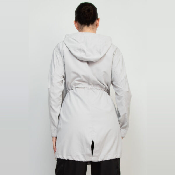 IRIS-HMJ21264 / PARKA LIGERA CON CAPUCHA / PAQUETE 6 PZAS: $457 C/PZA - PAQUETE 24 PZAS: $372 C/PZA - Imagen 2