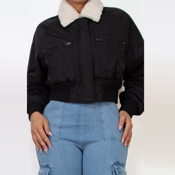 IRIS-IJ99407/ CHAMARRA CROP ESTILO BOMBER / PAQUETE 6 PZAS: $494 C/PZA - PAQUETE 24 PZAS: $401 C/PZA - Imagen 2