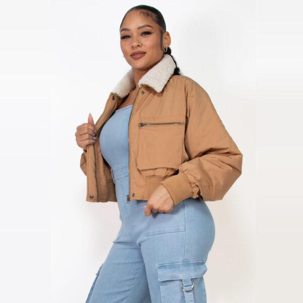 IRIS-IJ99407/ CHAMARRA CROP ESTILO BOMBER / PAQUETE 6 PZAS: $494 C/PZA - PAQUETE 24 PZAS: $401 C/PZA - Imagen 6
